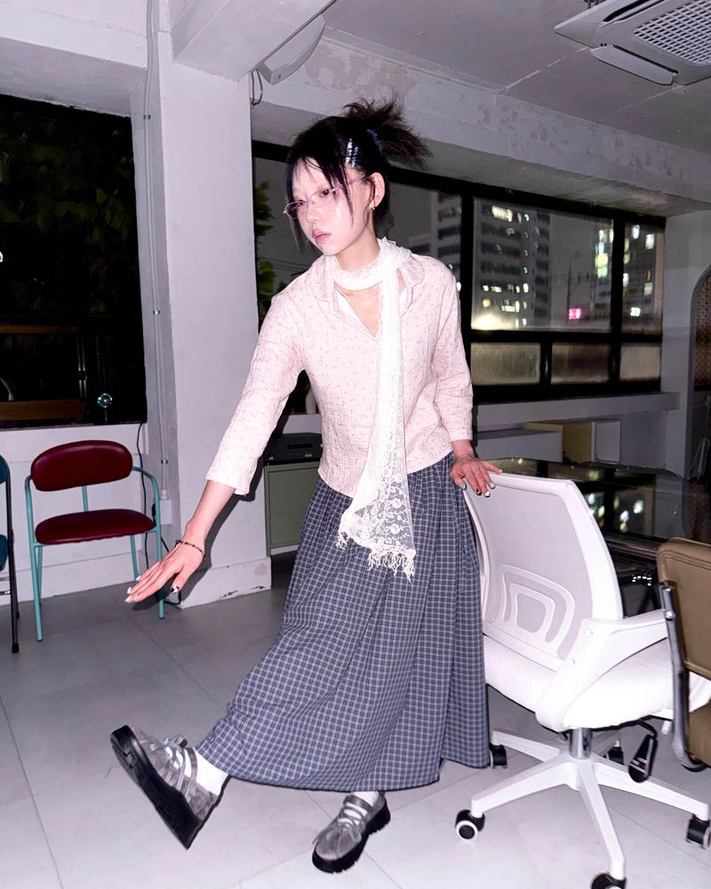 douchidouchi（ドウチドウチ）の「(2color) Ribbon Pleated Check Long Skirt（Skirts）」