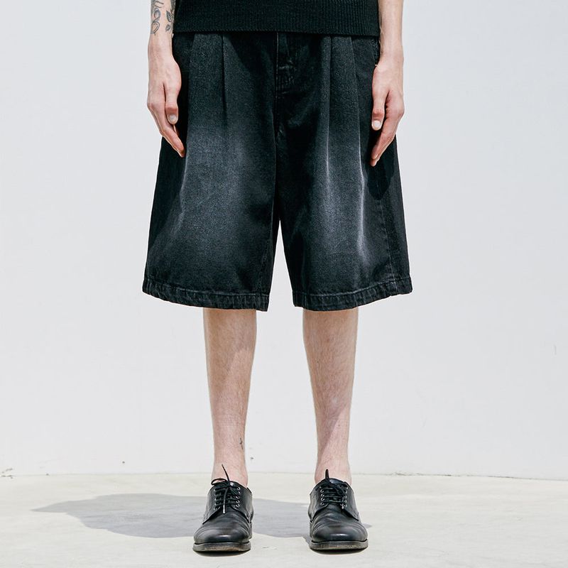 KND（ケイエンド）の「2 TUCK WASHED DENIM BERMUDA PANTS BLACK（Pants）」