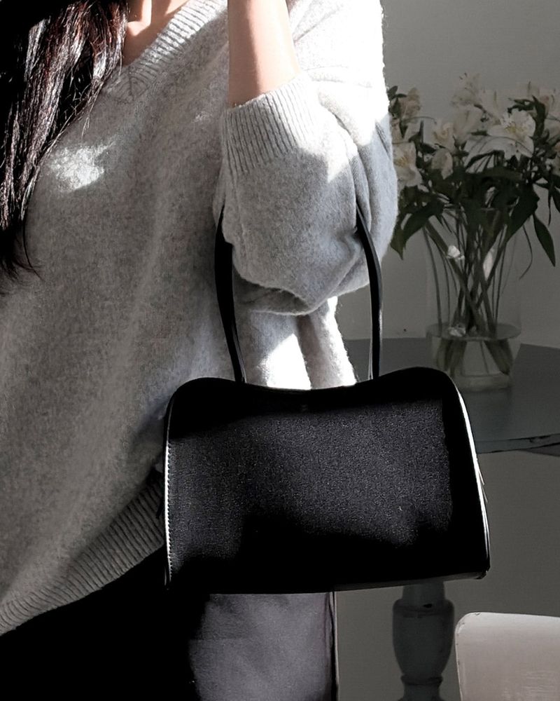 Boldrang square tote bag