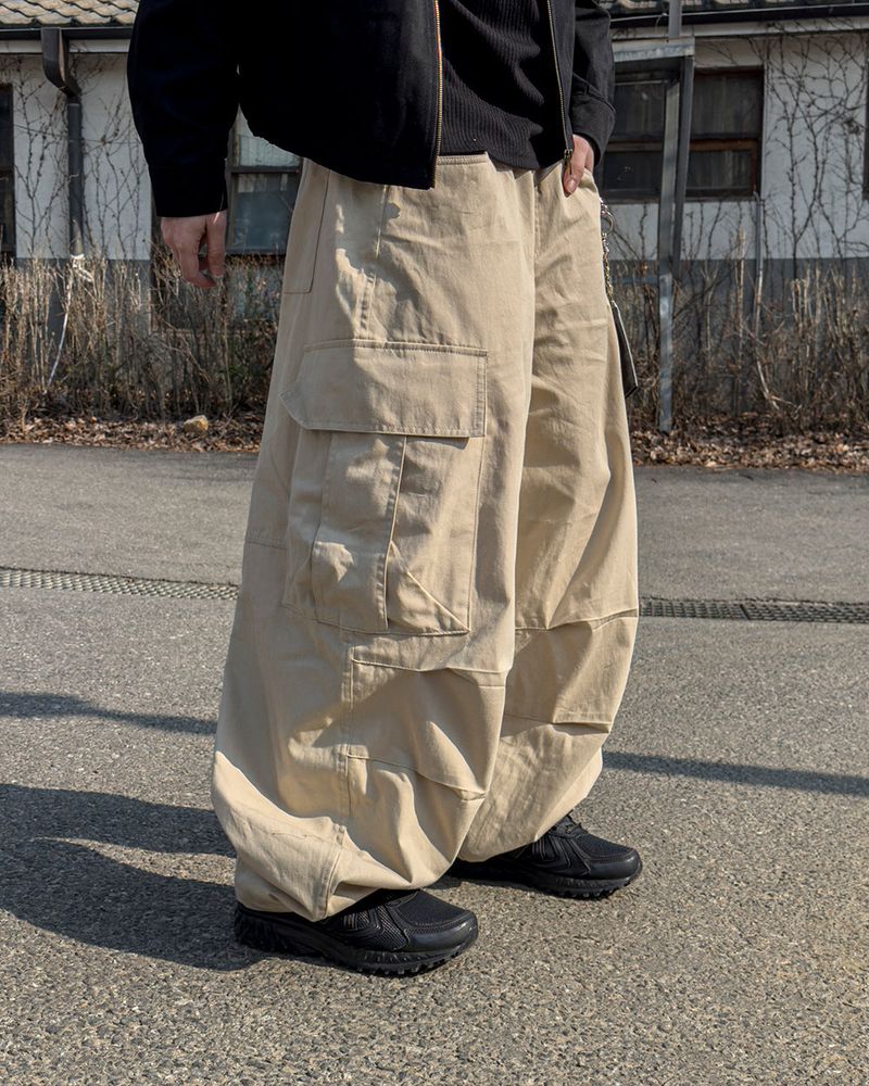 JIIGEUM（ジグム）の「ウァッファーコットンバルーンカーゴパンツ（パンツ）」