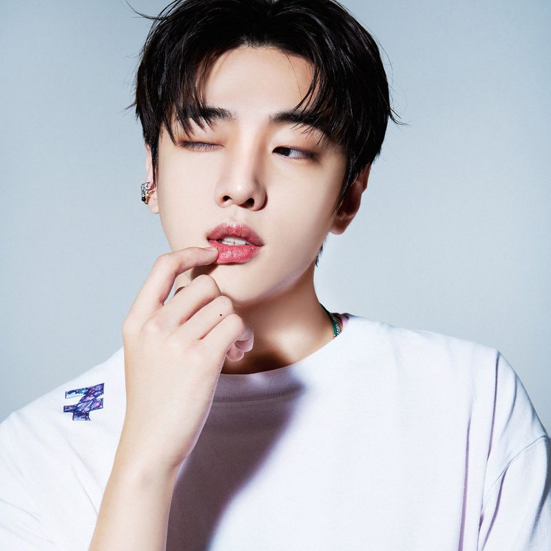 HOLYNUMBER7 X DKZ JAECHAN UNIVERSE WHITE T-SHIRTS