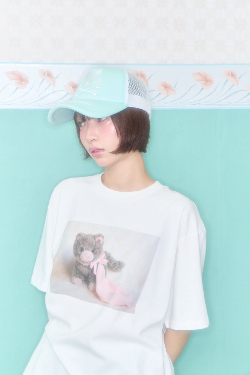 SHAKIRI（シャキリ）の「BABY KIRI BOXY T-SHIRT (WHITE)（Tops）」