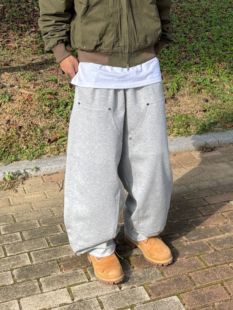 GROOM(グルーム)の「Balloon double knee sweatpants(Pants)」