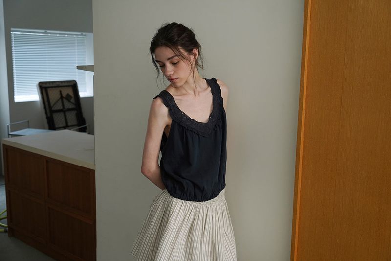 Bella lace blouse_navy