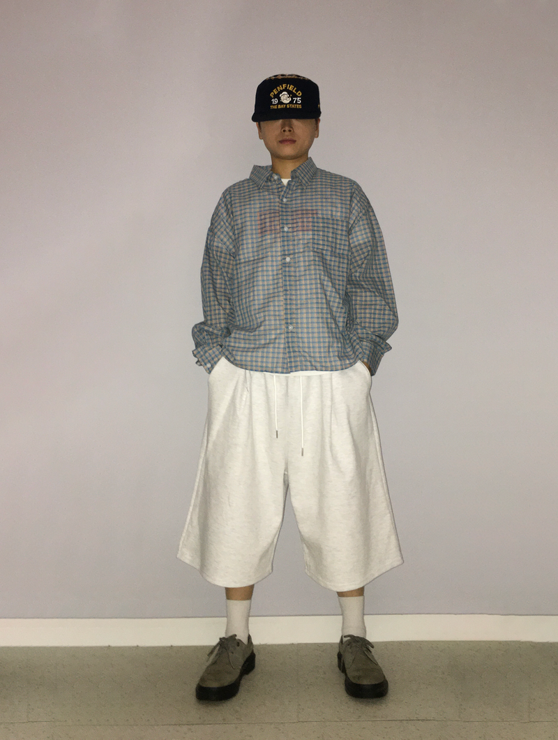 Oversized Graphic Print Bermuda Shorts (3c)
