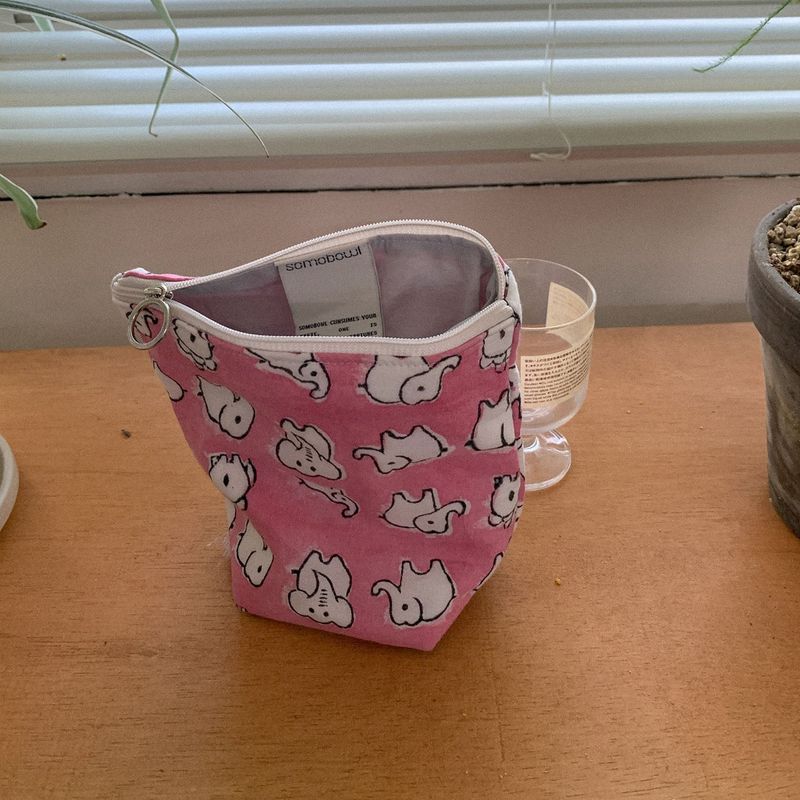 pink elephant pouch (silver ring)