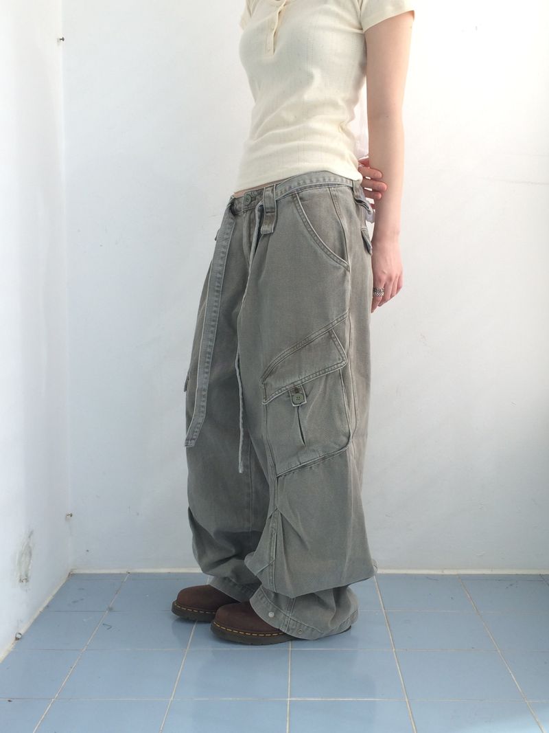 Pocket cargo strap pants
