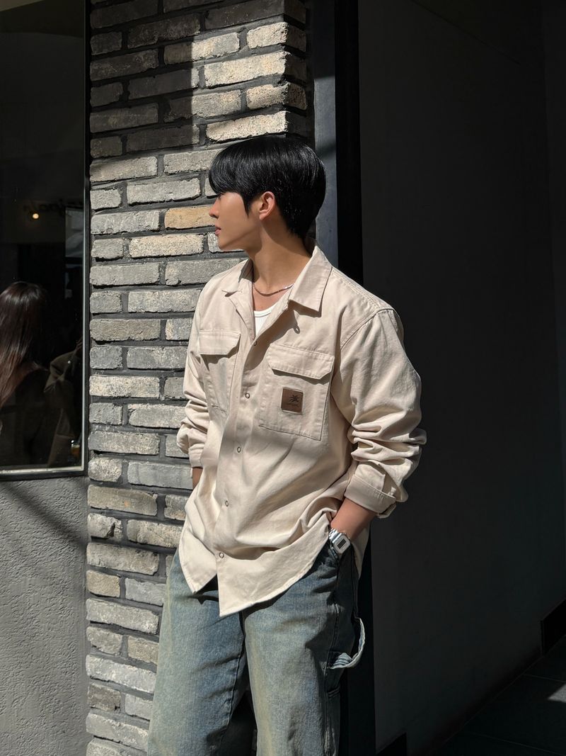 Double pocket patch shirt
