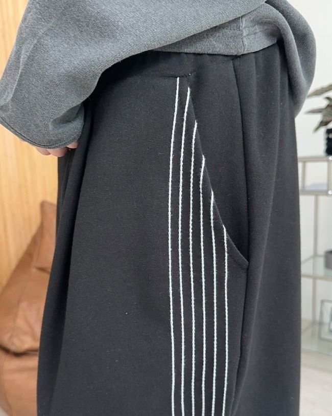 Ropel Stitch Track Wide Pants