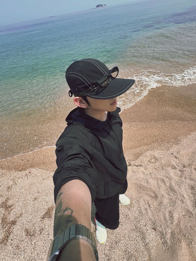 DISCERNMENT（ディサーンメント）の「Mate diagonal hood windbreaker 7C（Jackets/Outerwear）」