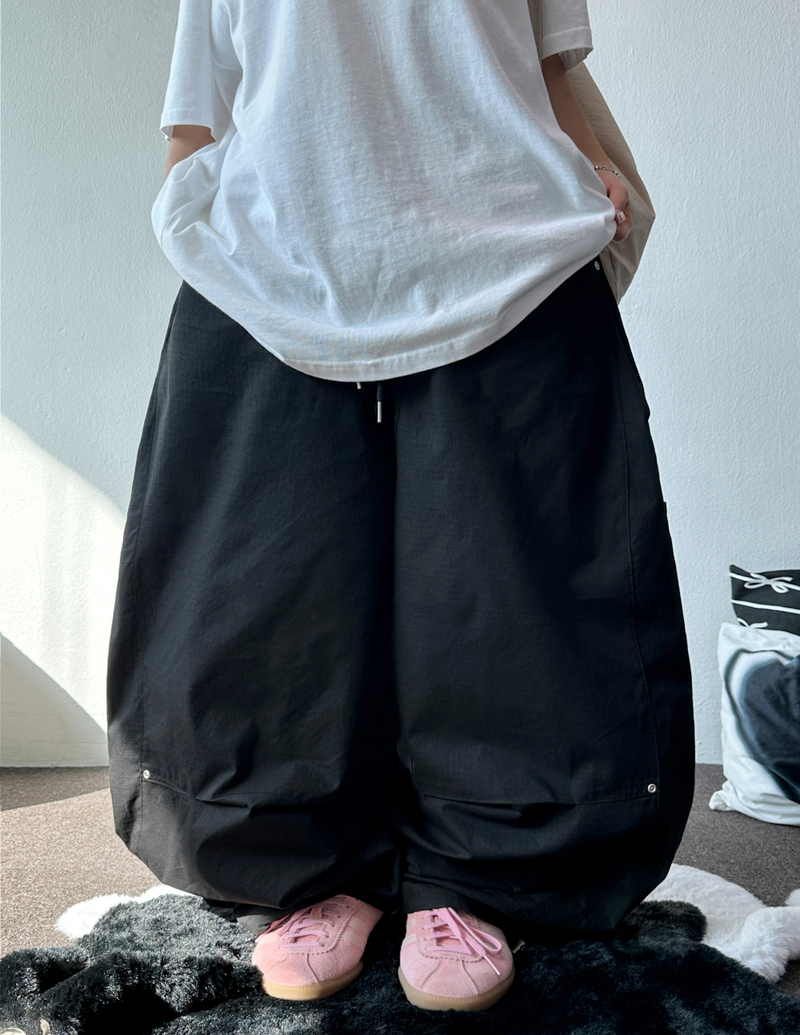 BACK ZIP HIP CAPPER BALLOON BIG LONG PANTS 💚🐣 - 3 COLORS