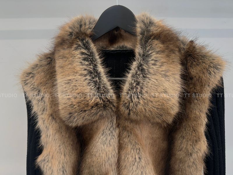 Vintage fur zip-up