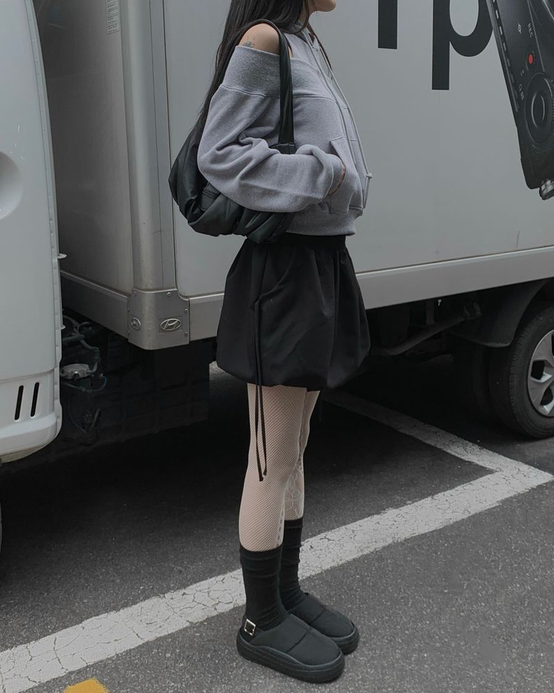 Off crop hoodie