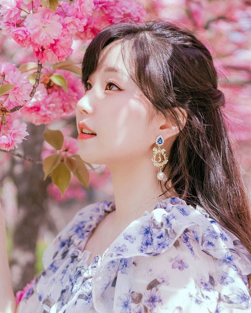 Royal Blue Garden Earring