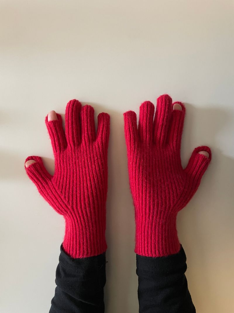 CUSTOM INITIAL KNIT RIBBON GLOVES