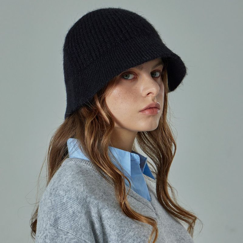 VA Curved Oval Metal Washed Knit Bucket Hat  / Black