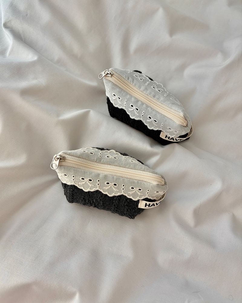 Ribbon lace cable flat pouch - black , M size