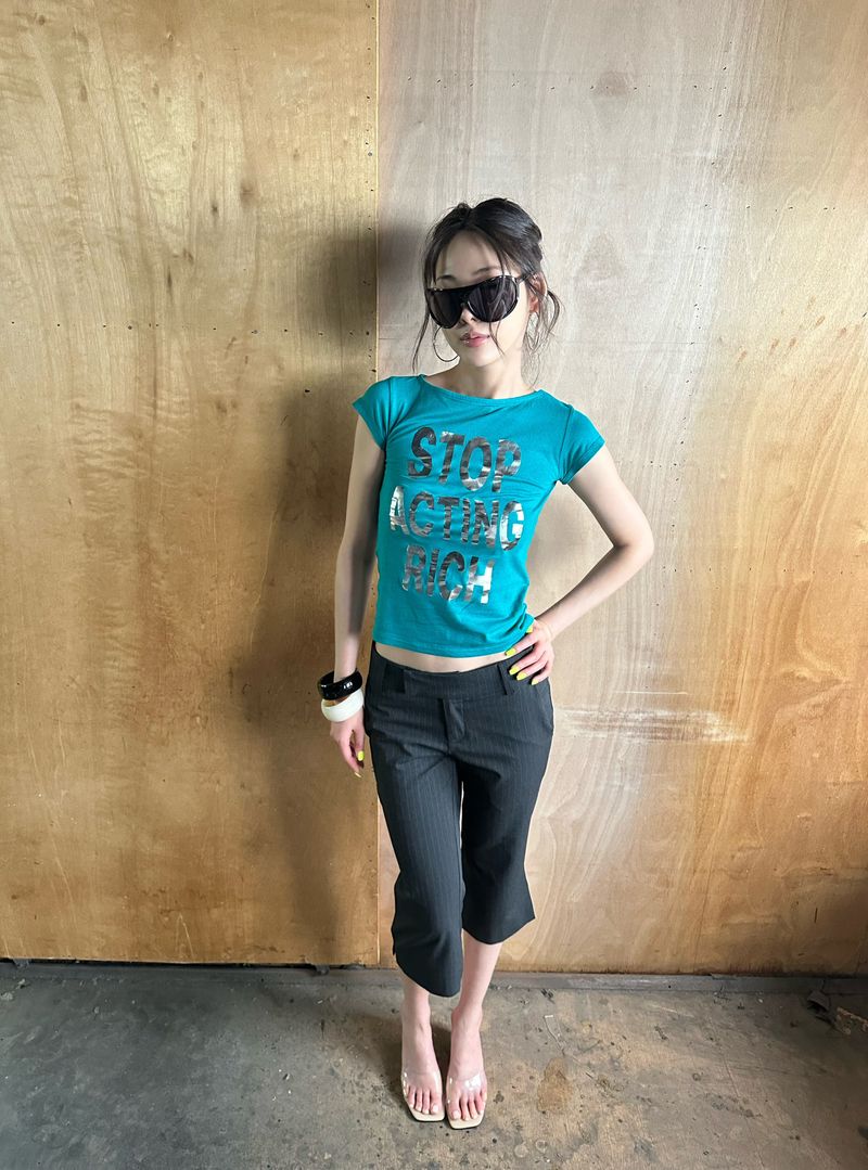 silver lettering tee
