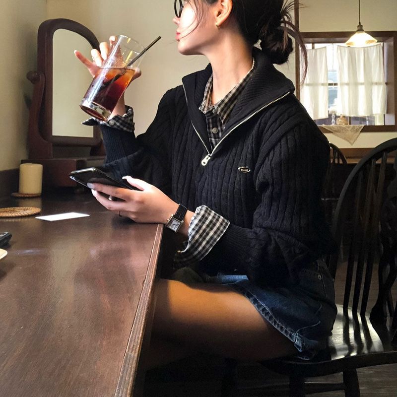 [BELLIDE MADE] CABLE HALF ZIP-UP KNIT WITH PENDANT