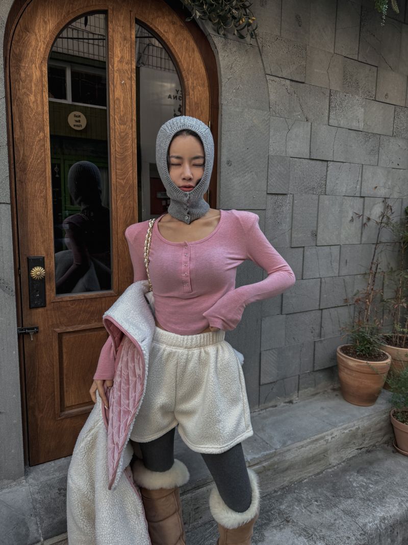 long-sleeved shirt with a U-neck