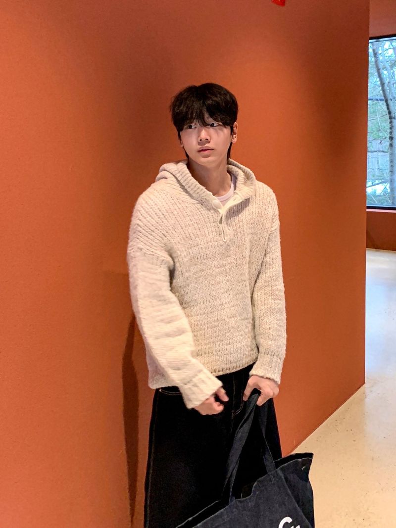 Bow henley neck hood knit