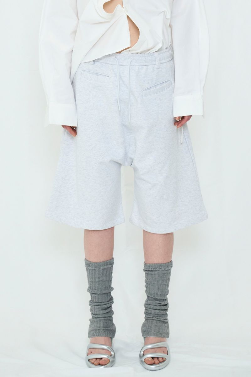 VIAVANDA（ヴィアヴァンダ）の「DISTORTION HALF SWEATPANTS（Pants）」