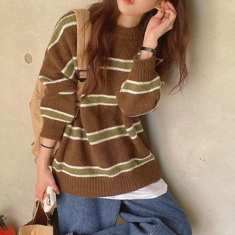 natural mind（ナチュラル マインド）の「Kuma Stripe Oversized-Fit Knitwear（Tops）」