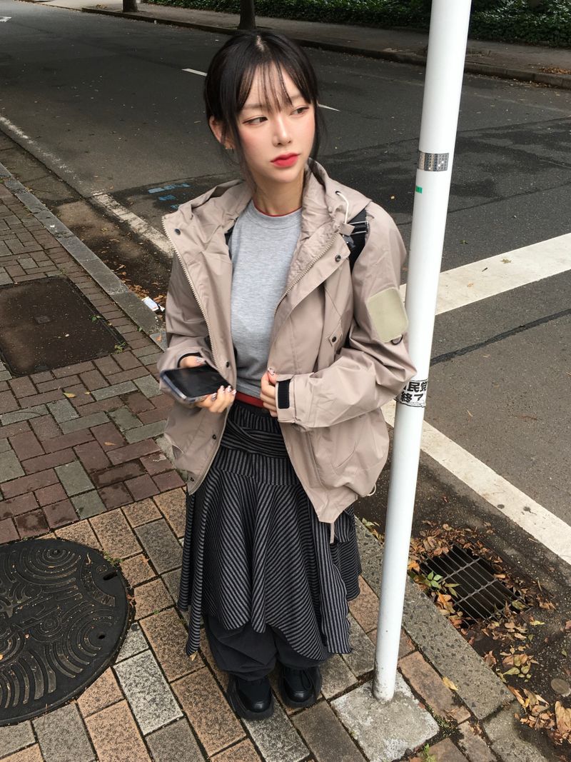 Harper Gorp Hooded Windbreaker (4c)