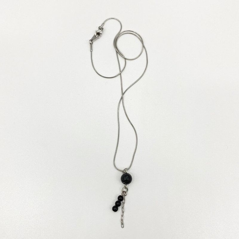 Black dew necklace