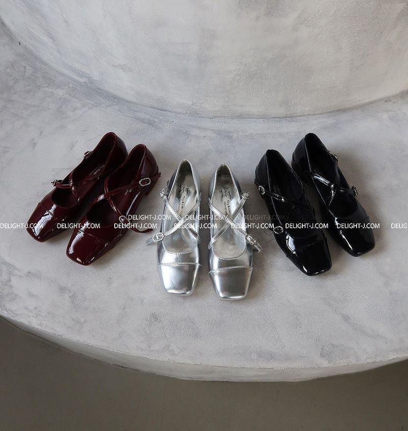 Enamel Cubic Merijane Flat Shoes
