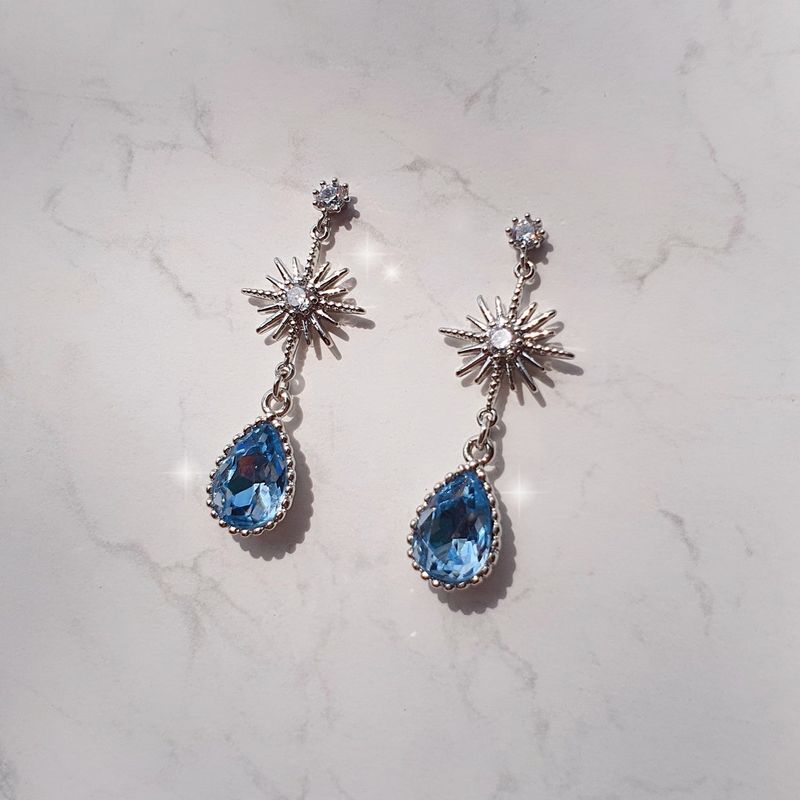Starry Teardrops Earring - Light Sapphire