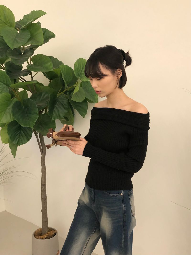 Drape feminine shoulder golgi knit