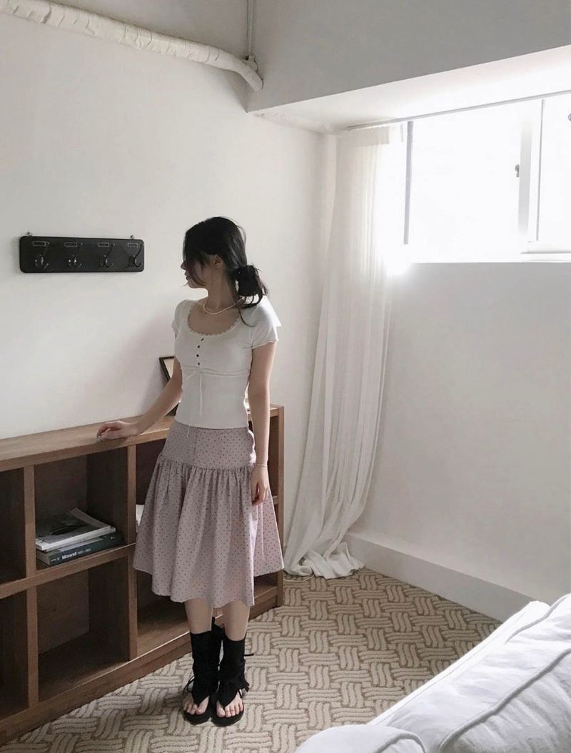 cheek dot flare button midi sk