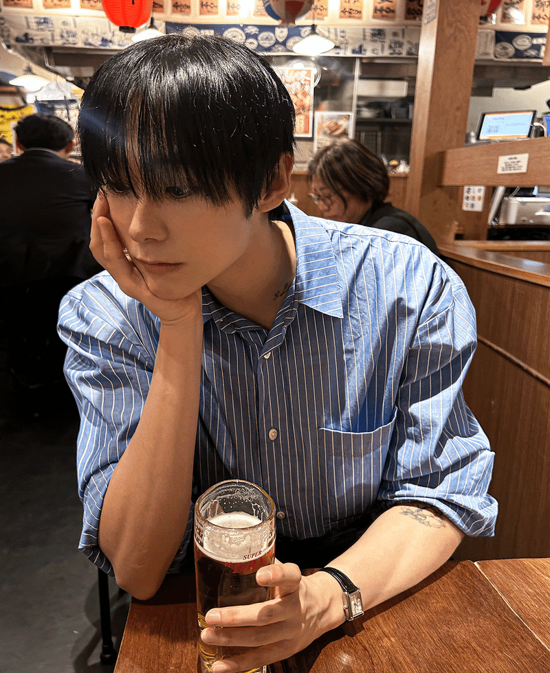 vintage blue stripe short-sleeved shirt
