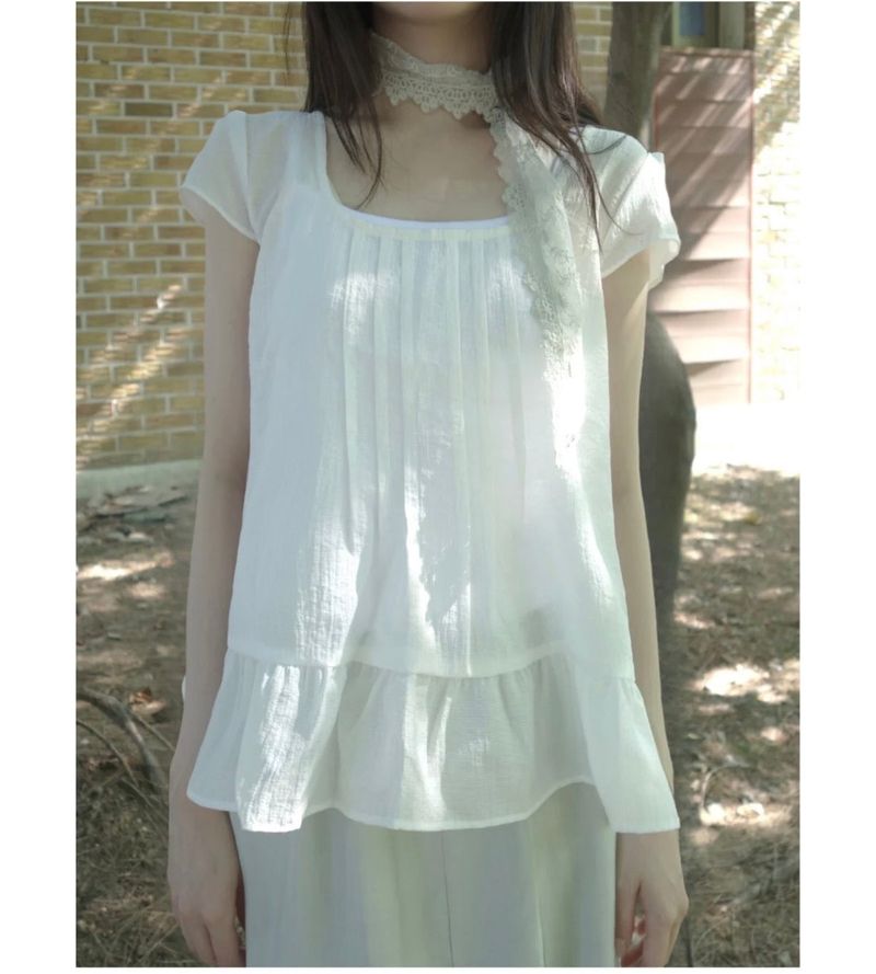 note blouse