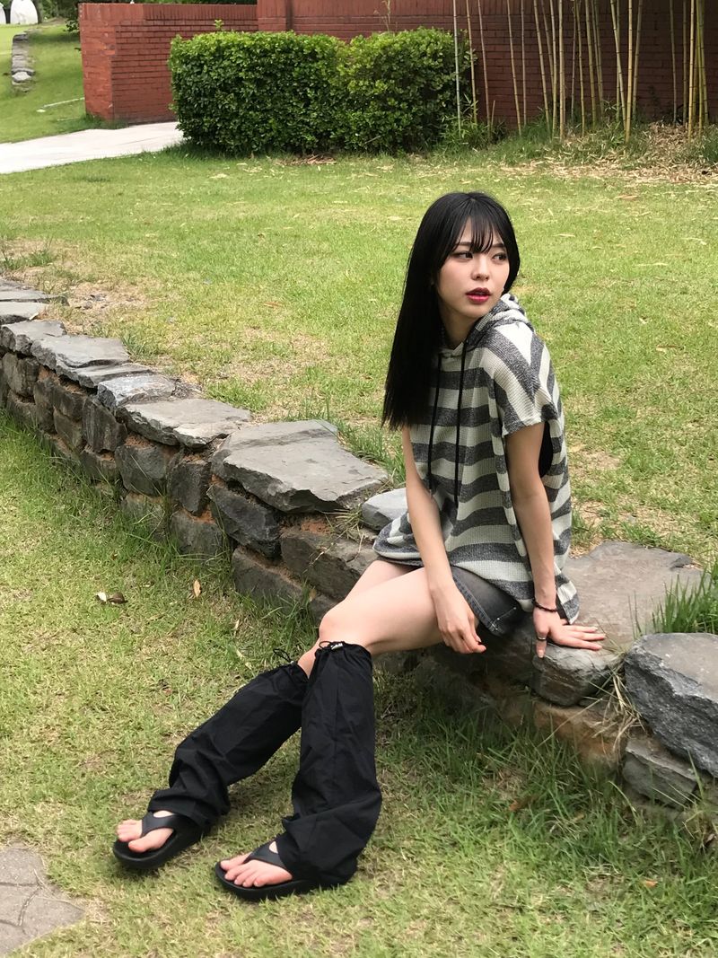 Rock stud denim skirt