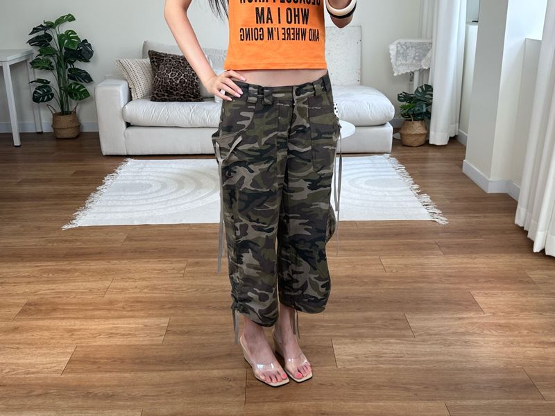 ribbon camo capri pants