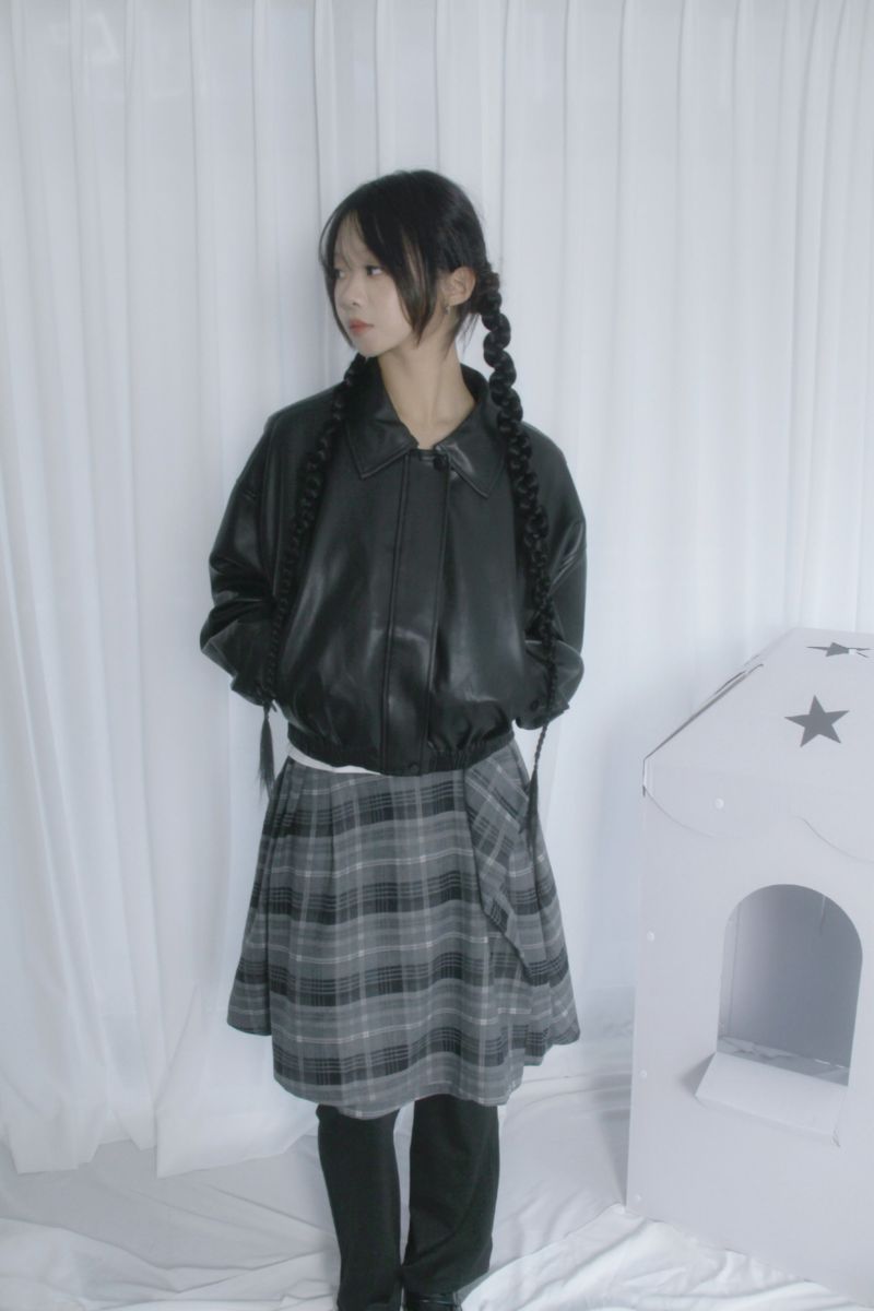 Oversized fit leather cropped jacket collar jumper