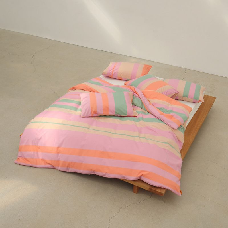 Iris pink pillow case
