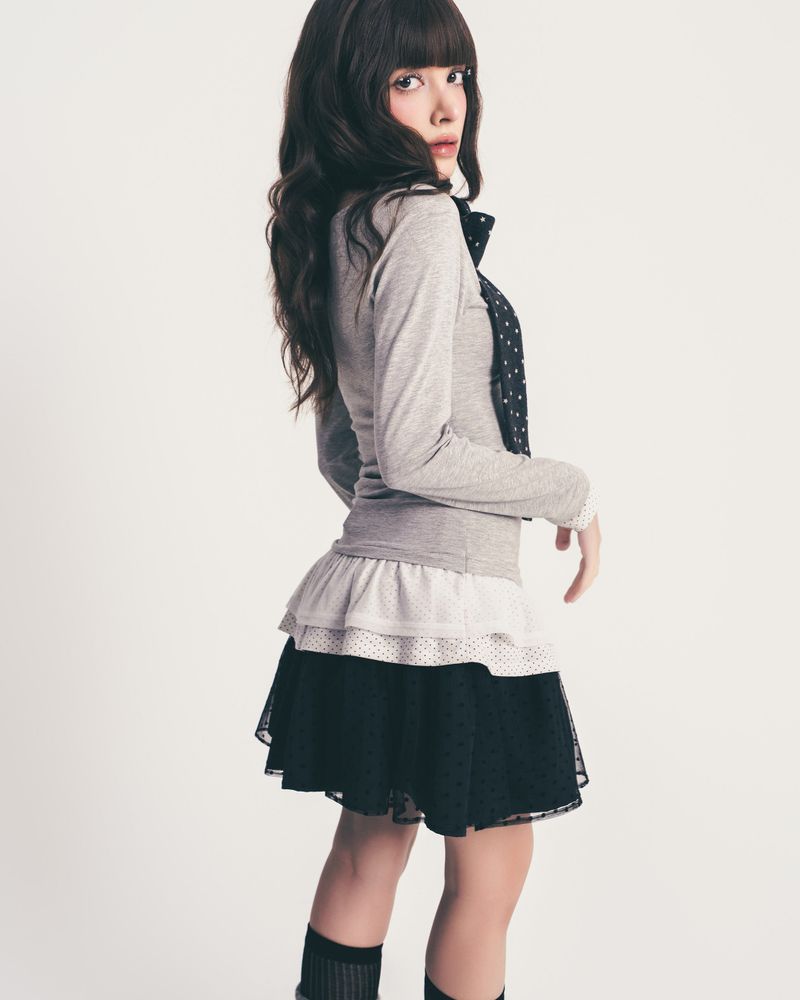 dot frill layered top / gray