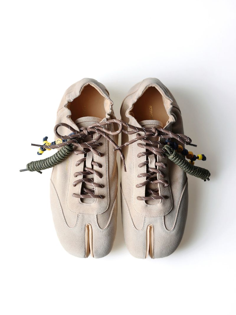 6CRAYON(シックスクレヨン)の「6CRAYON Thin-Sole Tabi Sneakers | Khaki Suede Cowhide Version(Shoes)」
