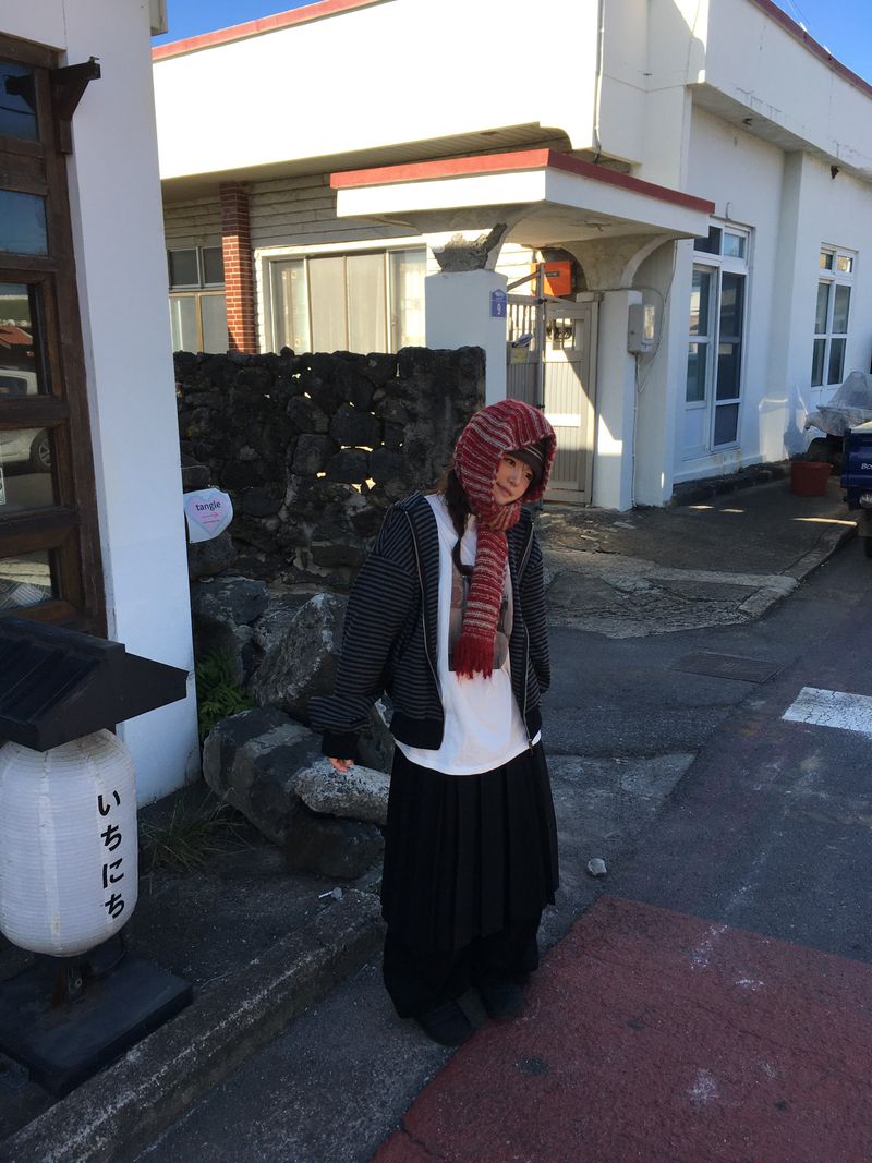 May hood zip-up
