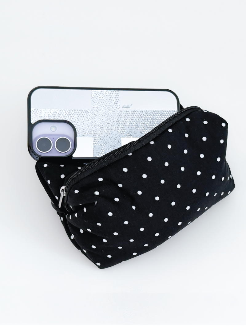 tteul（トゥル）の「[Mirror] Lace Cross Case (Mag safe) （Smartphone Accessories）」