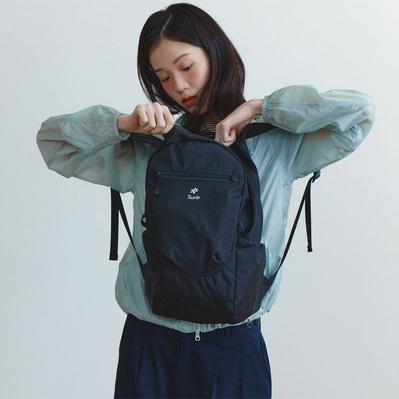Sunlit（サンリット）の「Kivo Backpack (Black)（Bags）」