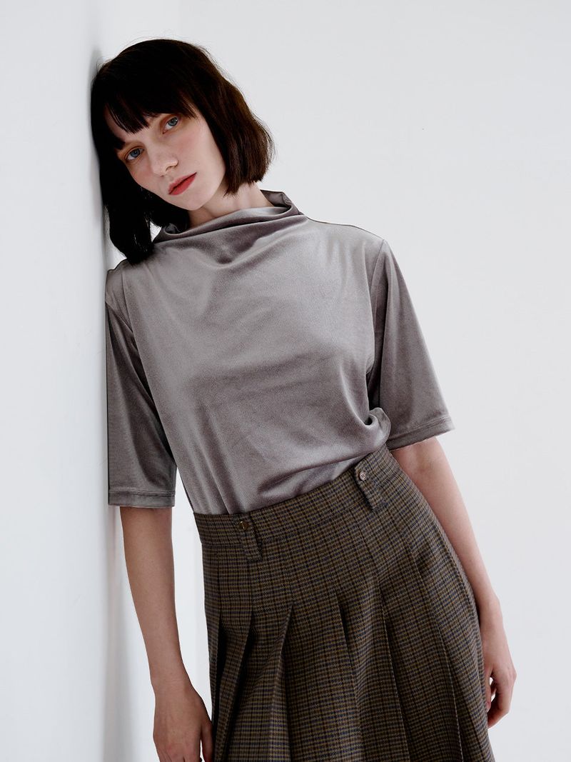 VELVET MOCK NECK SHIRING TOP