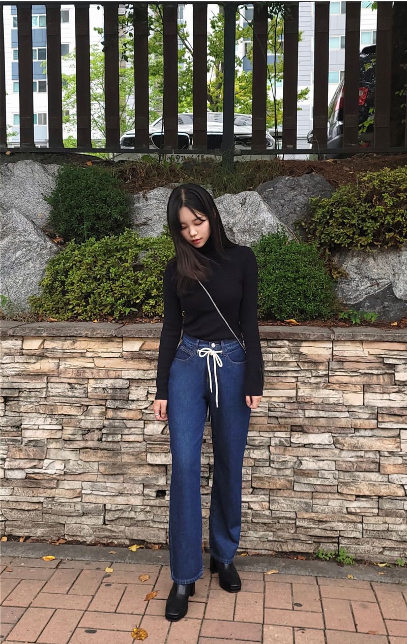 JEON SO MIN SEMI-WIDE FIT STRING POINT DARK DENIM PANTS [17708]