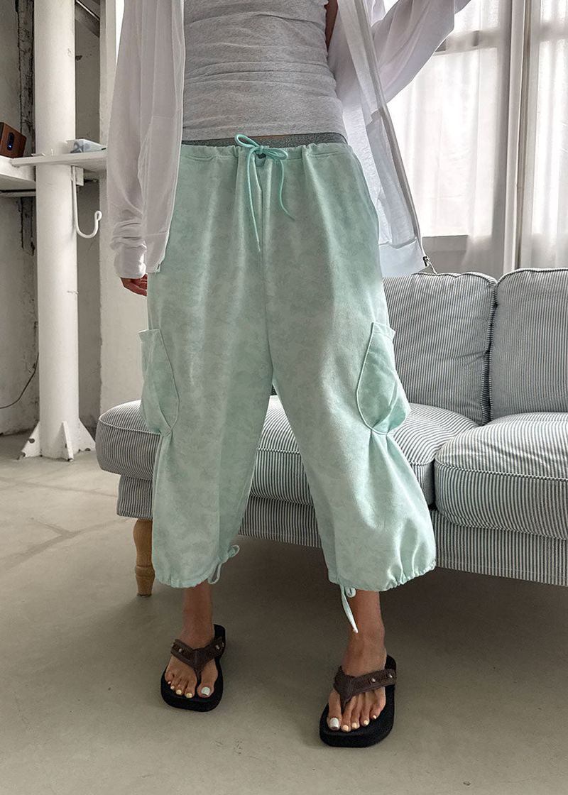 FLOWER PASTEL BERMUDA PANTS