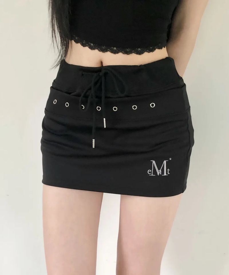 MUCENT（ムセント）の「STRIAパンチングアイレットバンディングミニスカート(2COLOR)（スカート）」