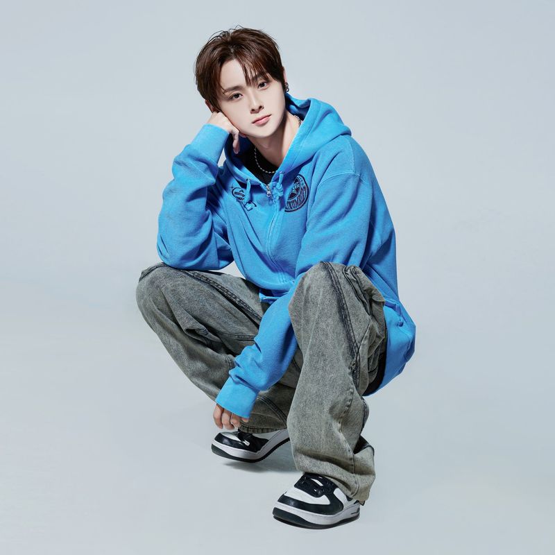 HOLYNUMBER7 X DKZ BLUE HOODED ZIP-UP