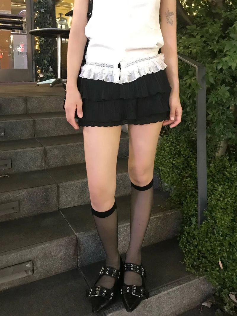Rie Pleated Lace Tiered Mini Skirt